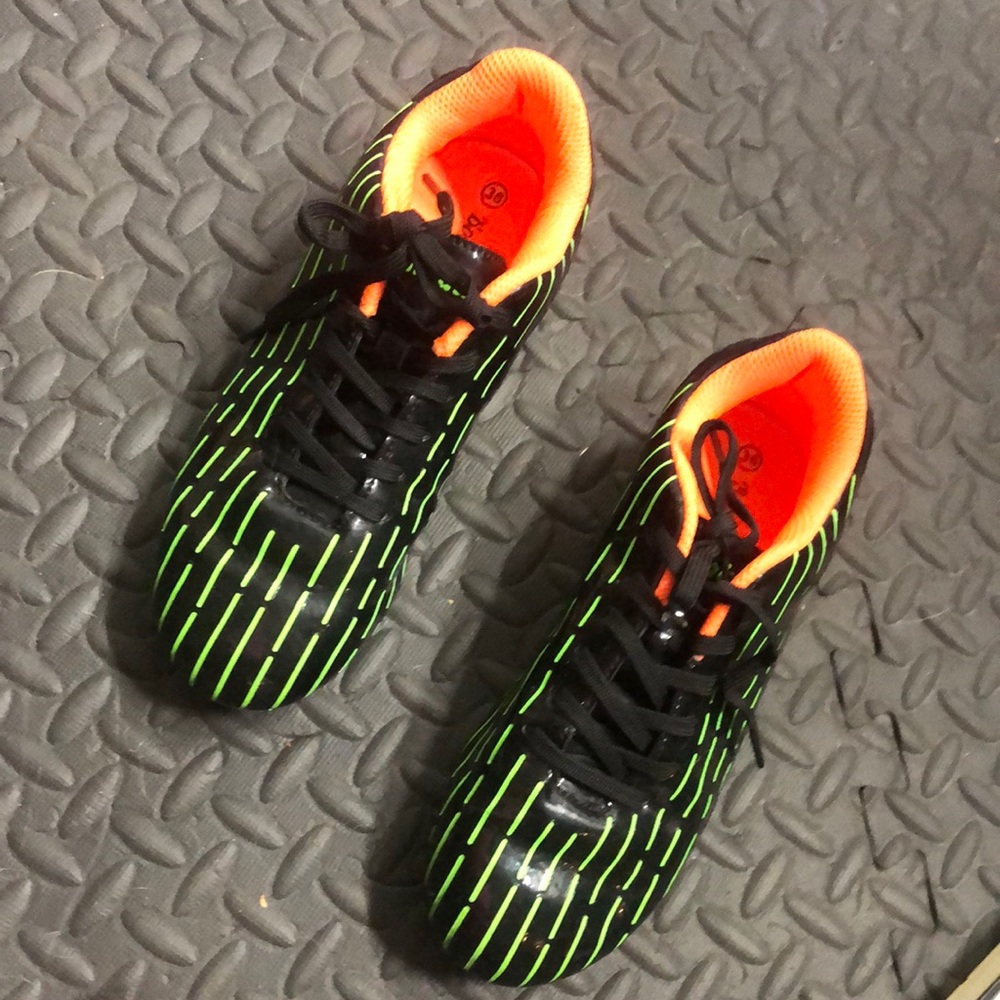 Green orange and black cleats size 36 bomkinta Lace up euc